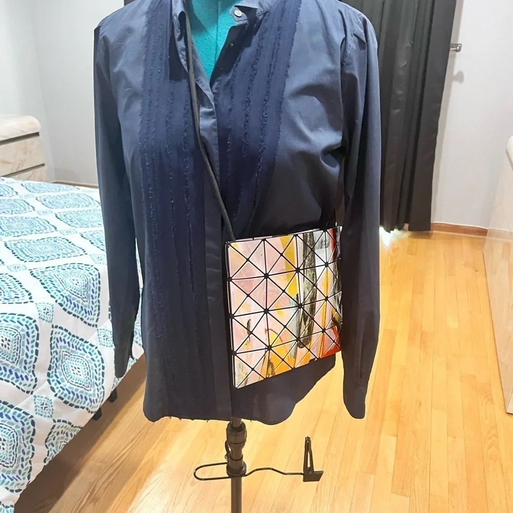 Gravity paint crossbody bao bao bag - Picture 2 of 8